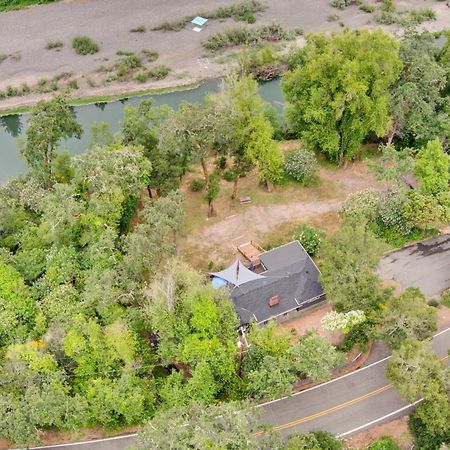 Rivers Breeze Relaxing Riverside Cabin With Private Suite Kayaks Healdsburg Esterno foto