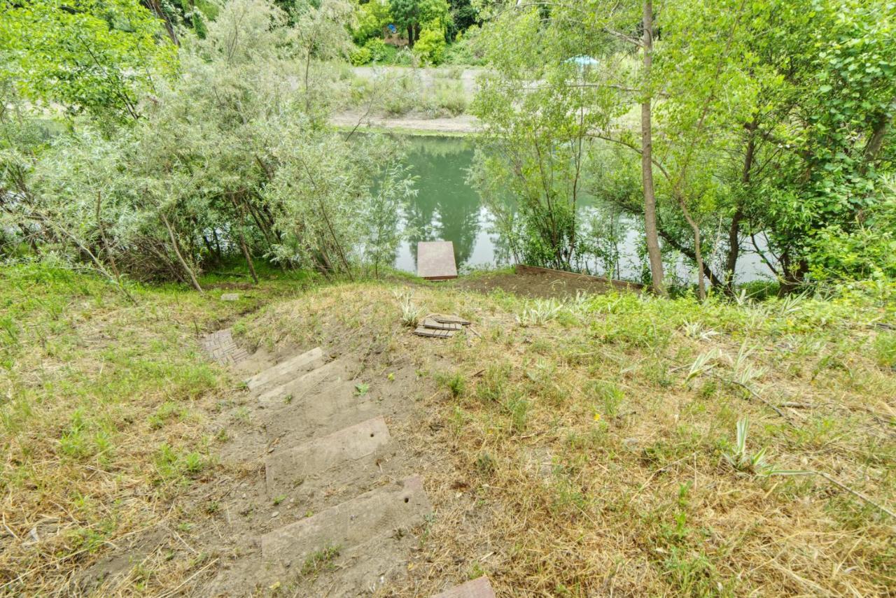 Rivers Breeze Relaxing Riverside Cabin With Private Suite Kayaks Healdsburg Esterno foto